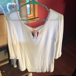 White 3/4 length sleeve top